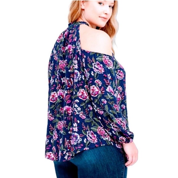 Torrid Blue and Pink Floral Cold Shoulder 3/4 Sleeve Blouse EUC 2X - Picture 6 of 11